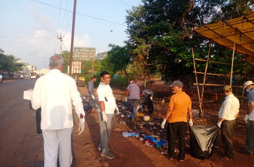 जिल्ह्यात पर्यावरण दिनी श्रमदान मोहीमेतून प्लास्टिक संकलन