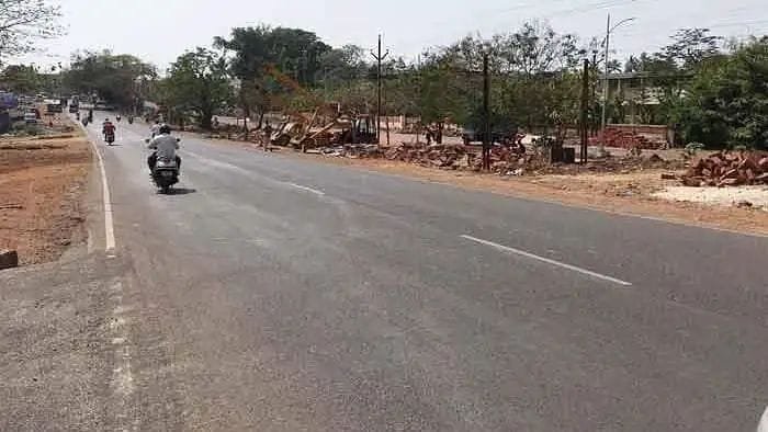 आरवली ते वाकेड दरम्यान 45 किलोमीटर रस्त्याचे डांबरीकरण