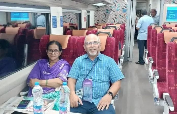 पहिल्याच गाडीतून प्रवास करण्याची प्रा. बोडस यांची परंपरा कायम