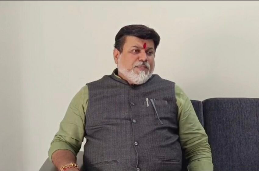 दापोली अपघातातील मृतांच्या वारसांना प्रत्येकी ५ लाखाची मदत – उदय सामंत
