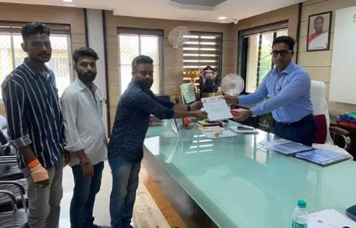 भूस्खलनाचा धोका असलेल्या परिसरातील ग्रामस्थांचे पुनर्वसन करण्याची युवासेनेची मागणी
