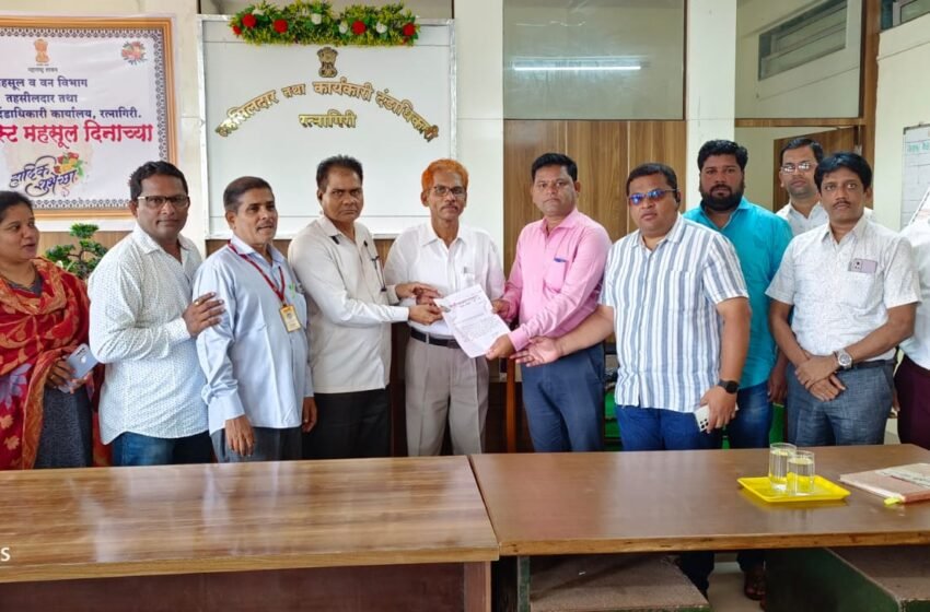रखडलेल्या महामार्गासंदर्भात मराठी पत्रकार परिषदेकडून दिले निवेदन