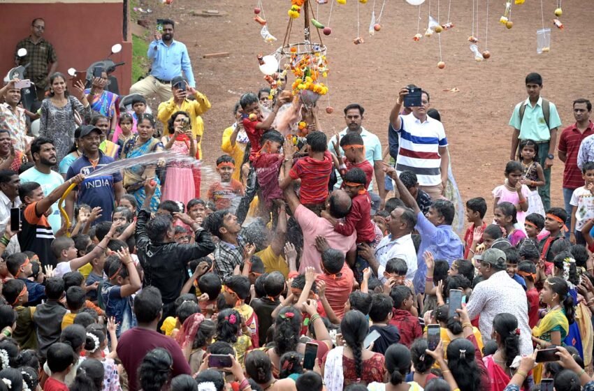 आगाशे विद्यामंदिरात दहीहंडीचा जल्लोषकृष्णगीतांवर नृत्ये, गोविंदाचा गजर