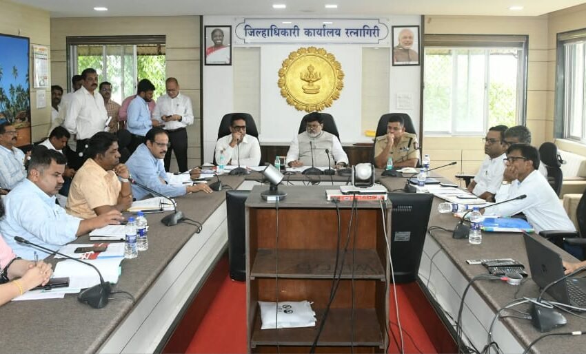 मृत जनावरांच्या मदतीबाबतचे प्रस्ताव सादर करा-पालकमंत्री उदय सामंत