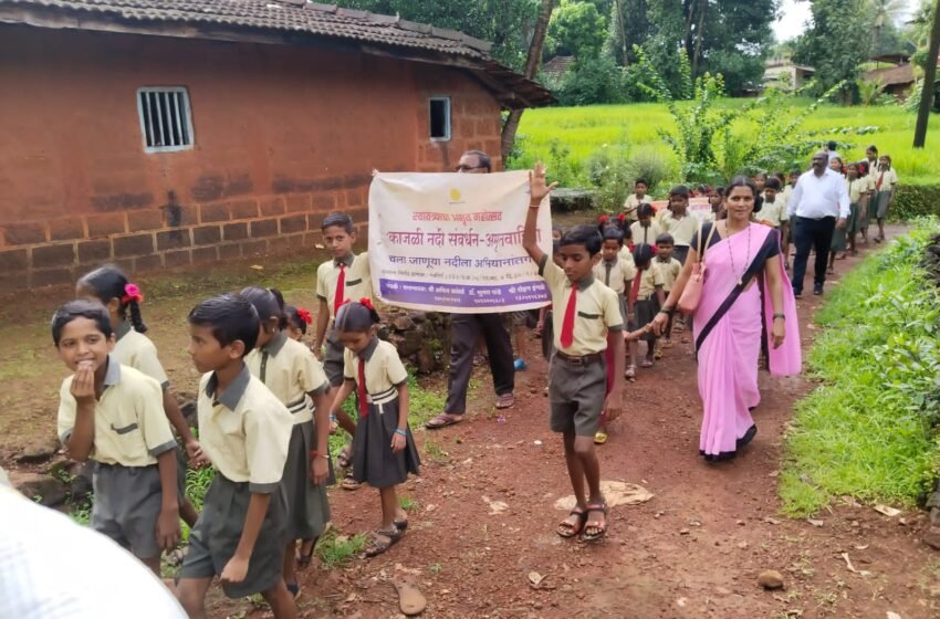 काजळी नदी संवर्धन अमृतवाहिनी, ग्रुप ग्रामपंचायतीच्यावतीने वृक्षारोपण