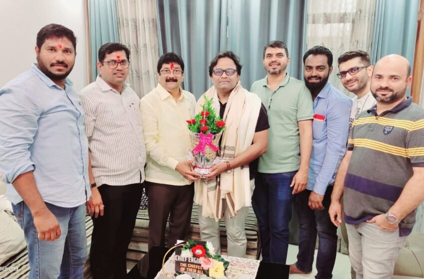 मरीन चीफ इंजिनीअर पदी बढती झाल्याबद्दल इम्रान कोंडकरी यांस आमदार शेखर निकम यांनी दिल्या शुभेच्छा