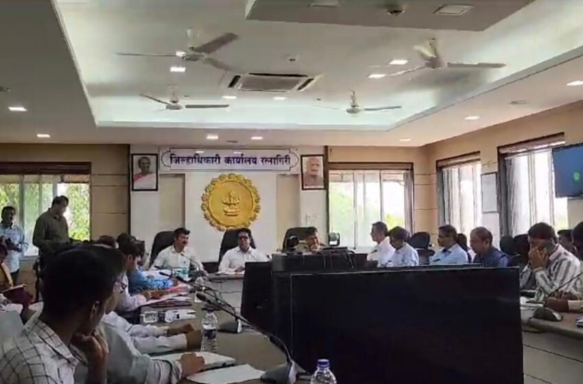 अर्ज प्रलंबित राहणार नाहीत याची दक्षता घ्या: जिल्हाधिकारी