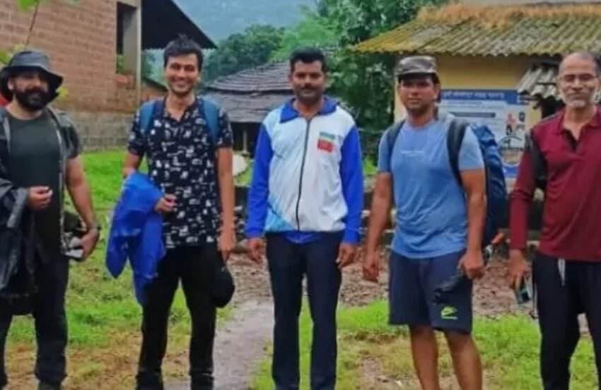सुमारगडावर अडकलेल्या चार गिर्यारोहकांची सुटका