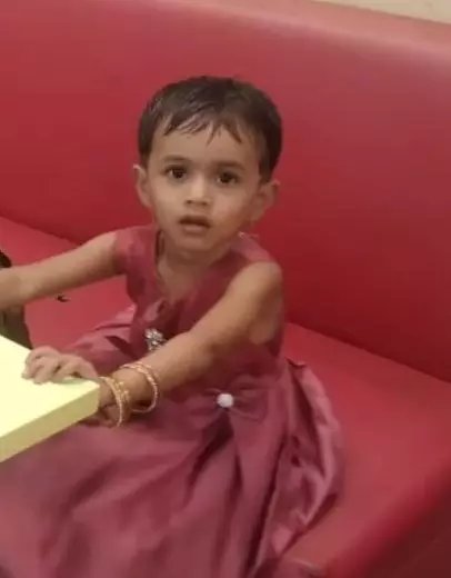  गरम पाण्याने भाजलेल्या लहान मुलीचा मृत्यू