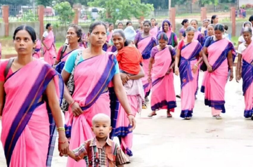 जिल्ह्यात अडीच हजार अंगणवाड्यांना टाळे