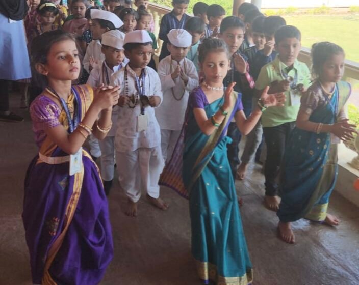 मुकुल माधव विद्यालयात स्वामी स्वरूपानंद यांची जयंती मोठ्या थाटात साजरी