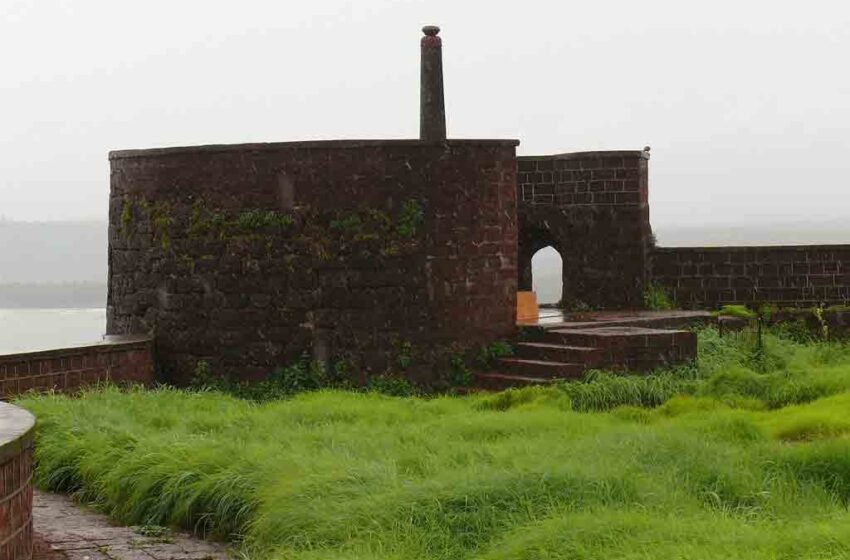 २६ जानेवारीला ३५० किल्ल्यांवर फडकणार तिरंगा व भगवा ध्वज