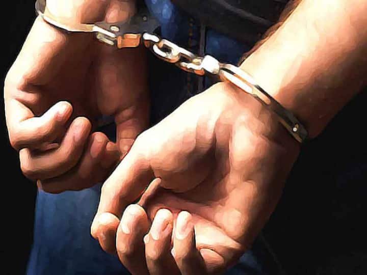 रेल्वेत मोबाईल चोरट्यास पोलिसांकडून अटक