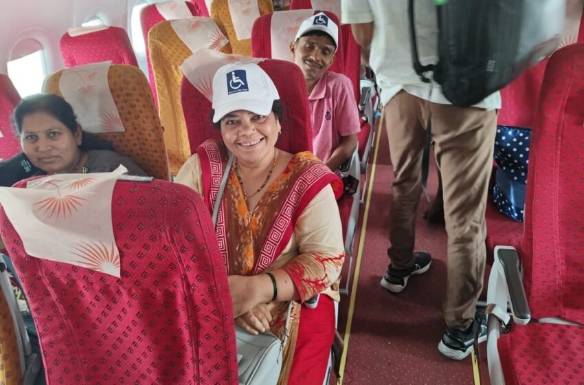 दुर्गाशक्ती संस्थेतर्फे दिव्यांगाना विमान प्रवास
