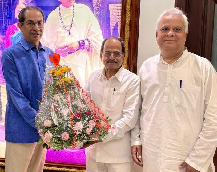 रमेश कीर यांनी उद्धव ठाकरे यांची घेतली भेट