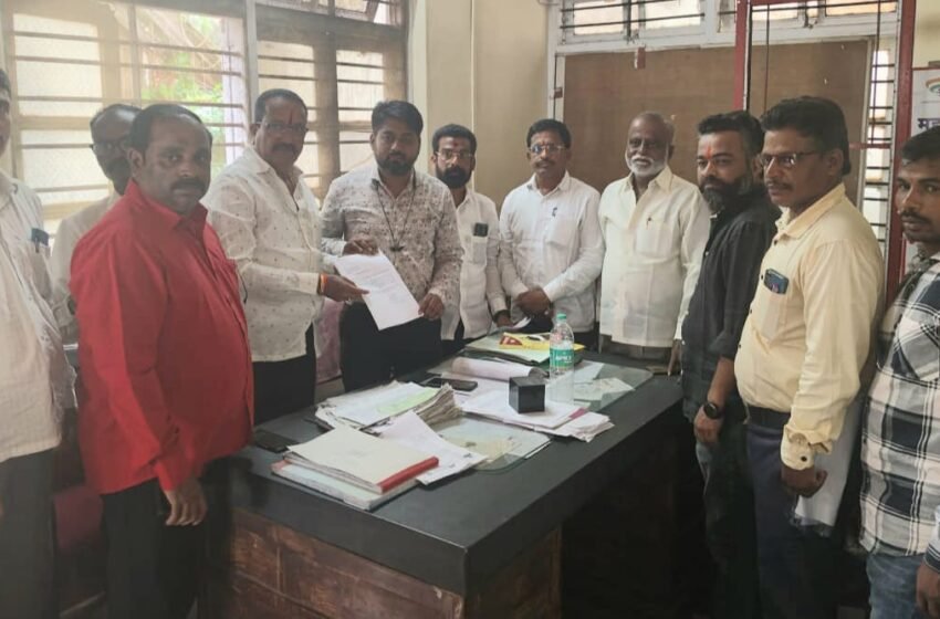 एसटीच्या गाड्या बंद झाल्याने विद्यार्थ्यांची पायपिट
