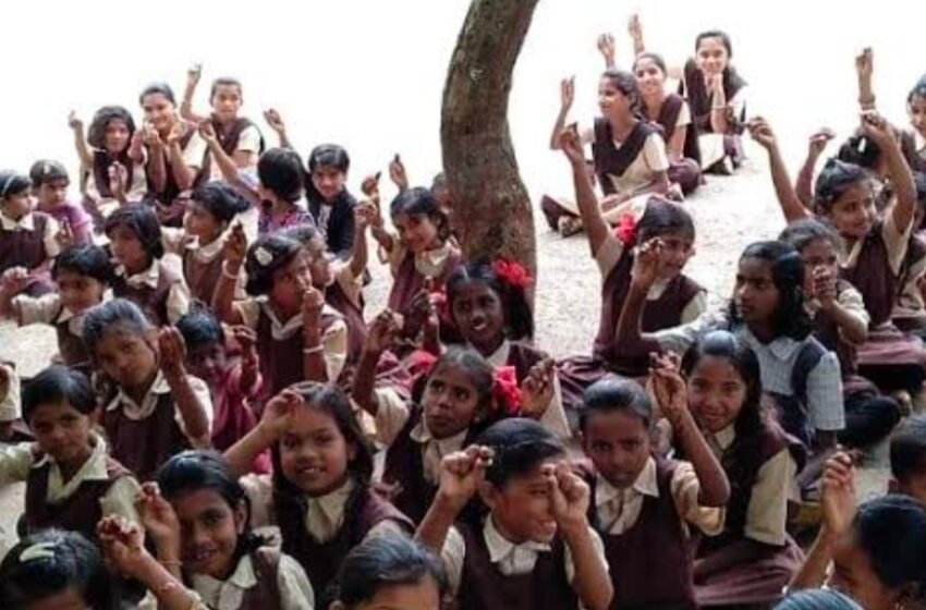 चिपळूणातील ३९७ शाळांना ६७ हजार मोफत पुस्तकांचे वाटप