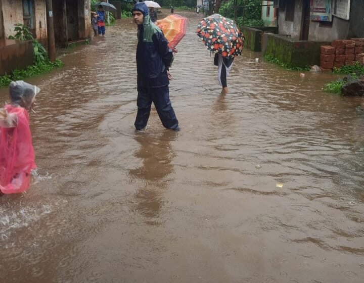  शाळा, महाविद्यालयांना सोमवारी सुट्टी