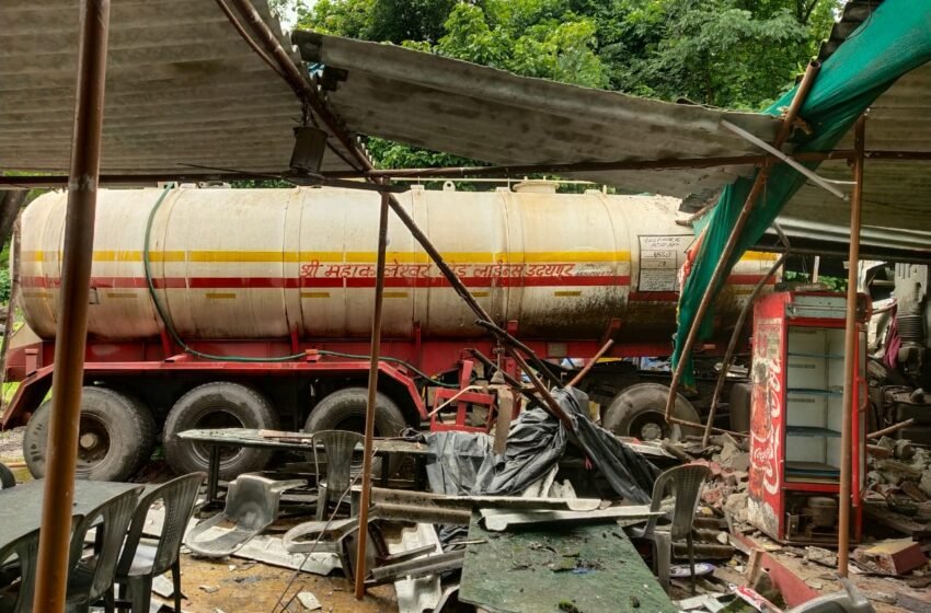 थेट हॉटेलमध्ये घुसला टँकर, चालकाचा उपचारादरम्यान मृत्यू