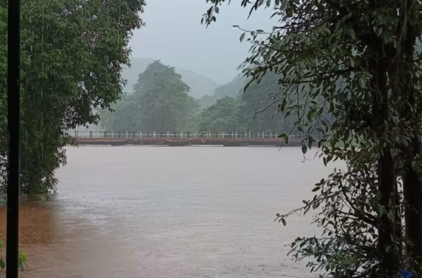 गाळ उपसा केल्यानंतरही राजापूरची पूर समस्या कायम