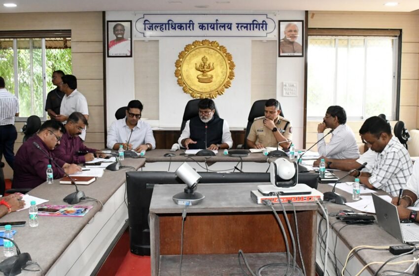 विविध विकासकामांबाबत पालकमंत्री उदय सामंत यांनी घेतला आढावा