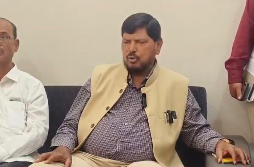 वेळ आली तर देईन जीव प्राण बदलू देणार नाही संविधान: ना.आठवले