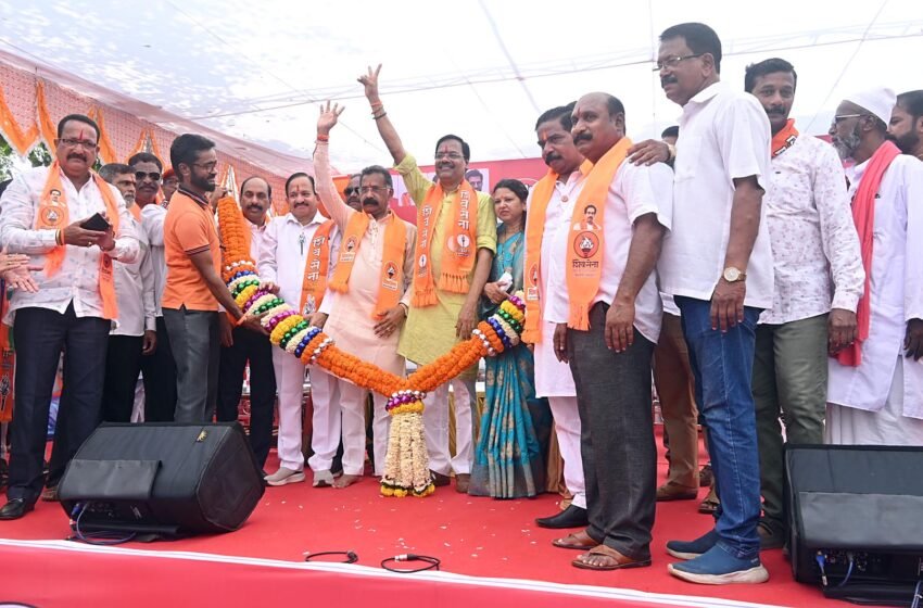 महाविकास आघाडीतर्फे बाळ माने यांनी शक्तीप्रदर्शन करत दाखल केला उमेदवारी अर्ज