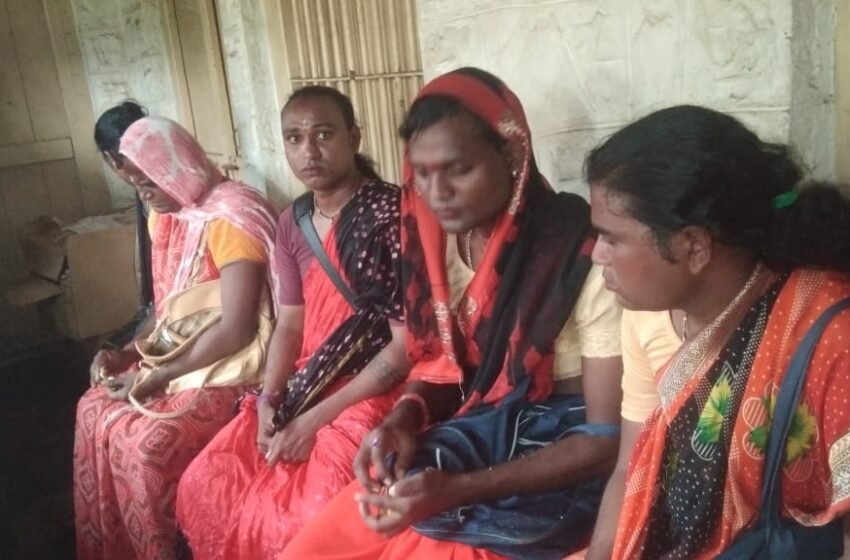 खेडमध्ये महिलांच्या वेशात घरात घुसून रक्कम उकळणाऱ्या चौघांना घेतले ताब्यात
