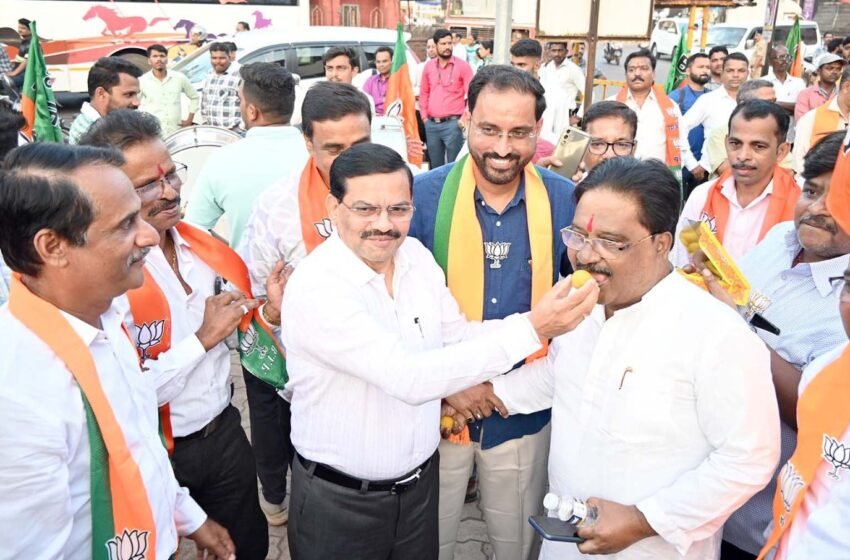 मारुती मंदिर येथे मुख्यमंत्री शपथविधी जल्लोष सोहळ्याला उदंड प्रतिसाद