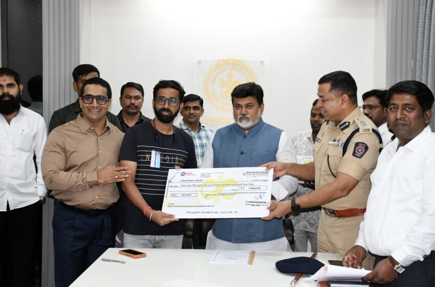  राष्ट्रीय महामार्ग 66 चौपदरीकरण 19 खोकेधारकांना पालकमंत्र्यांच्या हस्ते मोबदला वाटप