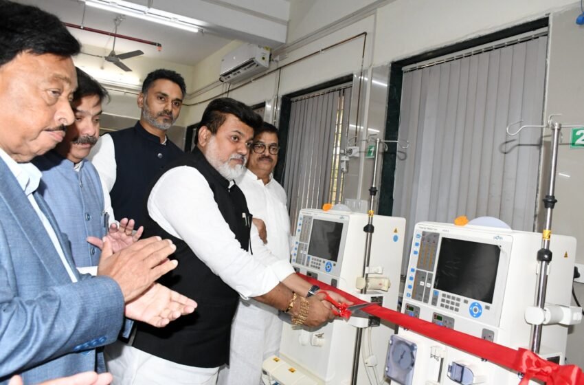  पालकमंत्री उदय सामंत यांच्या हस्ते शासकीय रुग्णालयात 4 डायलिसीस मशीनचे लोकार्पण