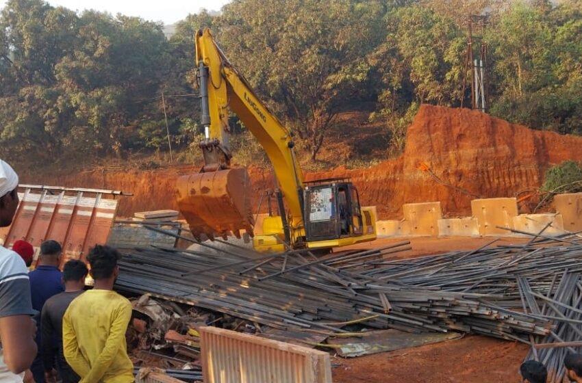 महामार्गावर ट्रकच्या अपघातात दोघांचा दुर्दैवी मृत्यू
