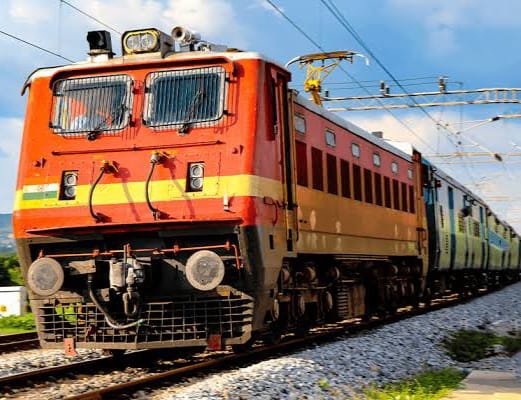 स्पेशल एक्स्प्रेसमधून सोन्याचे मंगळसूत्र चोरट्याने पळवले