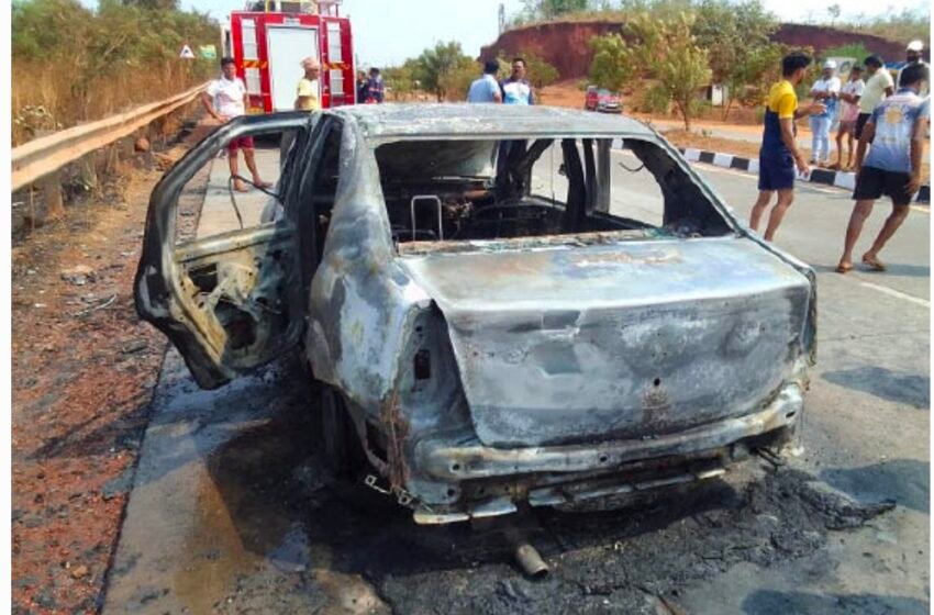  निगडेनजीक मोटार जळून खाक