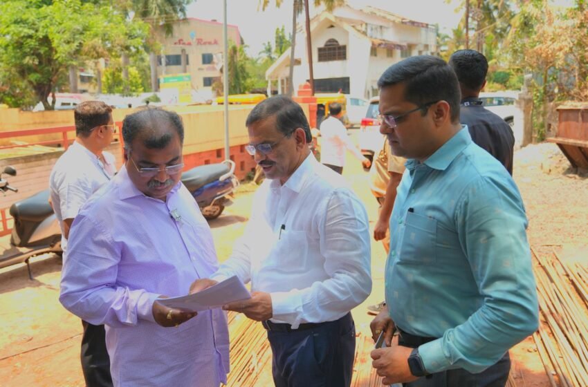  मा.आ.रवींद्रजी चव्हाण भा.ज.पा प्रदेश कार्याध्यक्ष यांनी रत्नागिरी जिल्हा नगर वाचनालयाच्या वास्तू निर्माण कार्याची केली आवर्जून पहाणी