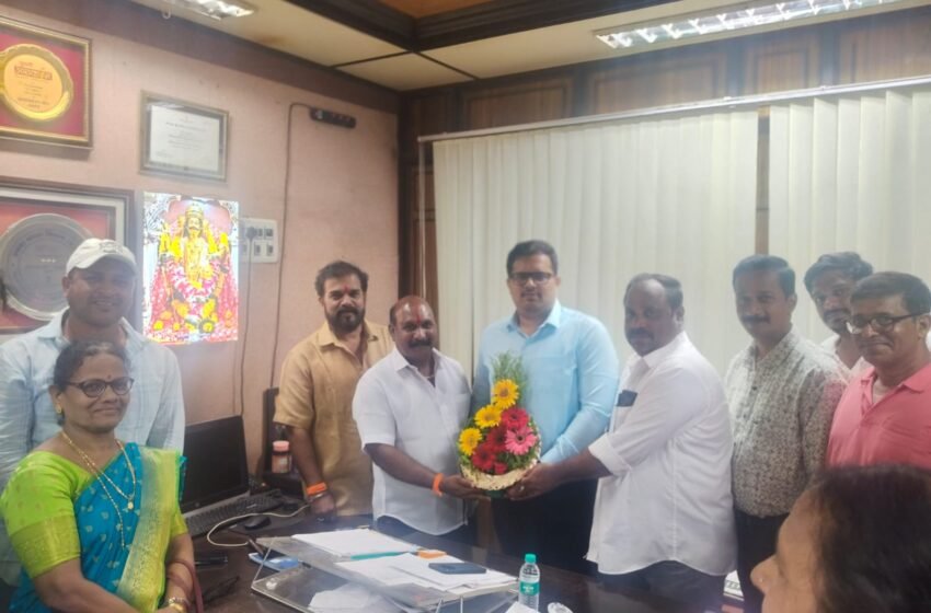  पावसाळ्यापूर्वीची विविध कामे अजूनही प्रलंबित असल्याबाबत ठाकरे शिवसेनेच्या पदाधिकाऱ्याने मुख्याधिकाऱ्यांशी केली चर्चा