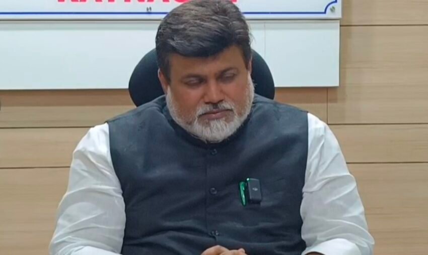  शिंदेसेनेची जिल्हा कार्यकारिणी बरखास्त; दापोलीत ‘जैसे थे’