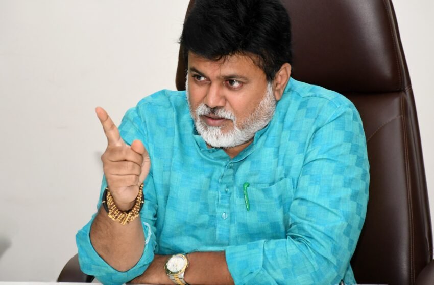  तिरंगा रॅलीकडे सकारात्मक दृष्टिकोनातून बघणं आवश्यक: ना. सामंत