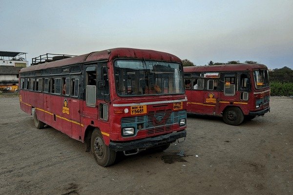 जिल्ह्यात ऐन पावसाळ्यात एसटीला लेटमार्क