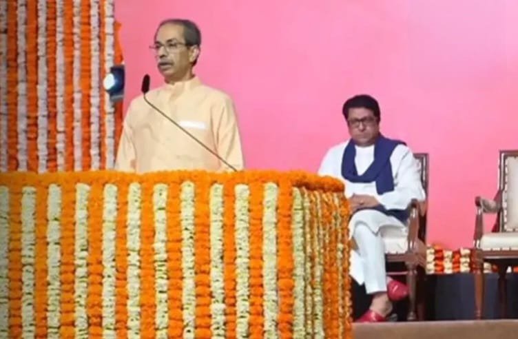 विजयी मेळाव्यात ठाकरे बंधूंची एकजुटीची वज्रमुठ
