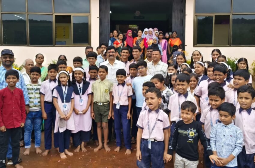  न्यू व्हिजन इंग्लिश मीडियम स्कूल आंबेड बू.ला सामाजिक कार्यकर्ते निलेश सांबरे यांची सदिच्छा भेट