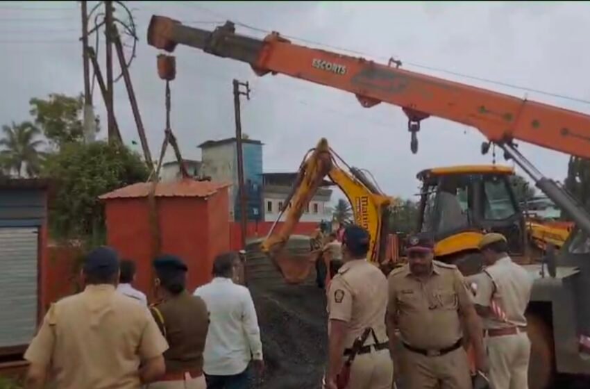 लांजात मुंबई गोवा महामार्गावरील अतिक्रमणवर अखेर बुलडोझर