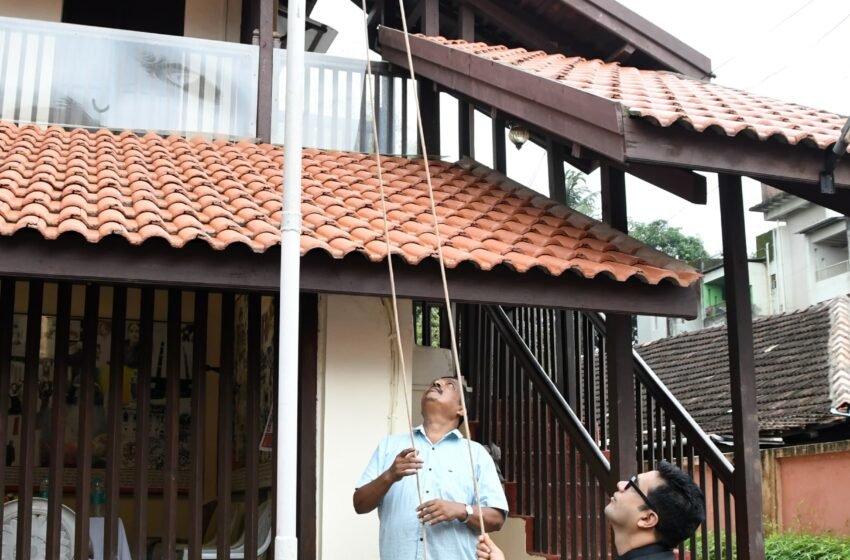  लोकमान्य बाळ गंगाधर टिळक यांना जिल्हाधिकाऱ्यांकडून अभिवादन