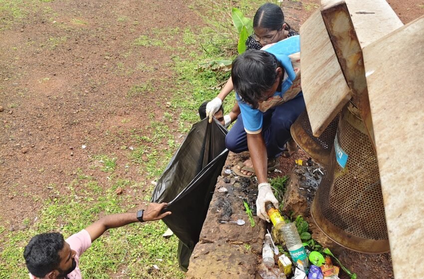  किल्ले रत्नदुर्ग वर प्लास्टिक मुक्त संवर्धन मोहीम यशस्वी.