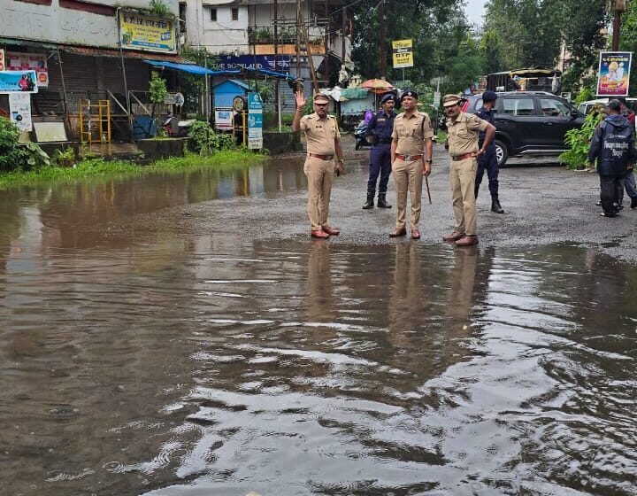  जिल्हा पोलीस अधीक्षक नितीन बगाटे यांनी घेतला चिपळूण परिस्थितीचा आढावा