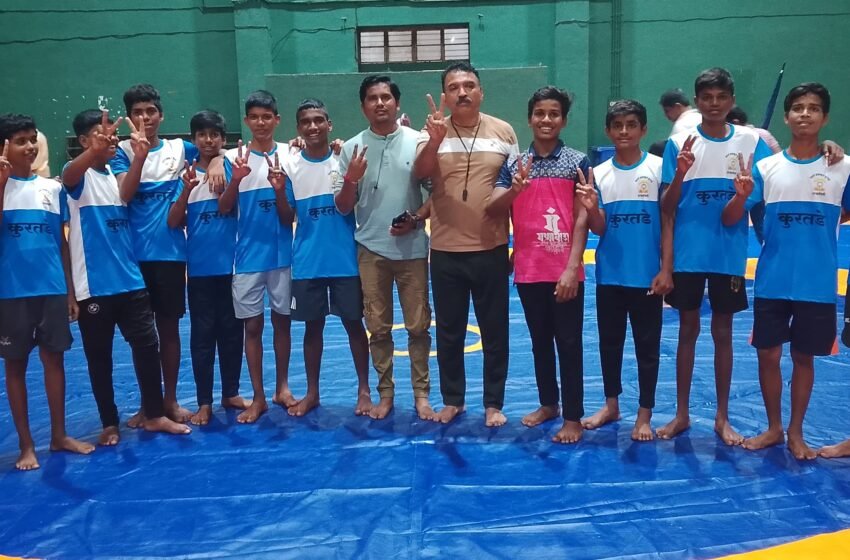  आदर्श हायस्कूलच्या विद्यार्थ्यांची चमकदार कामगिरी