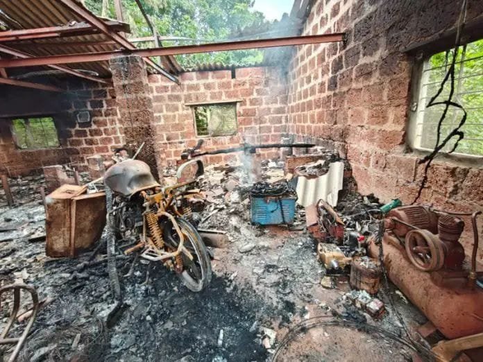  कनकाडीत भीषण आग; गोठा जळून खाक