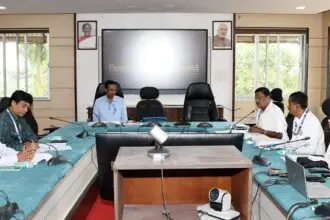  बँक, रुग्णालयात ज्येष्ठ नागरिकांसाठी स्वतंत्र बैठक व्यवस्था हवी – अपर जिल्हाधिकारी भाऊसाहेब गलांडे