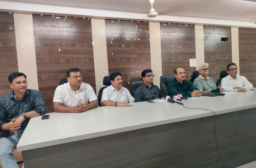  मराठवाड्यातील पूरग्रस्तांसाठी हेल्पिंग हँड्स कडून निधी संकलन