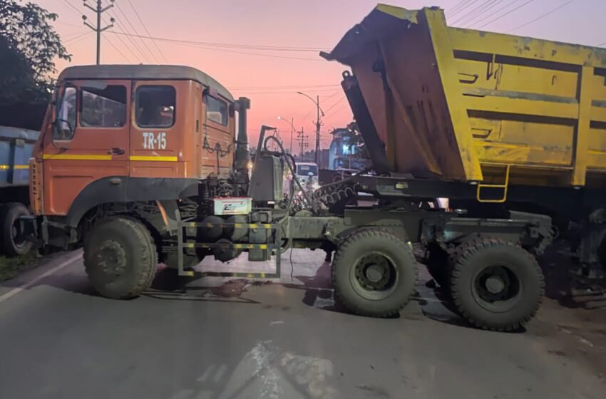  रत्नागिरी एमआयडीसीत १२ चाकी कंटेनरमुळे वाहतूक ठप्प; वाहनधारकांना मनस्ताप